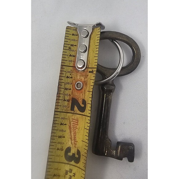 Vintage Brass Skeleton Keys Lot of 5 Various Sizes - Picture 2 of 12